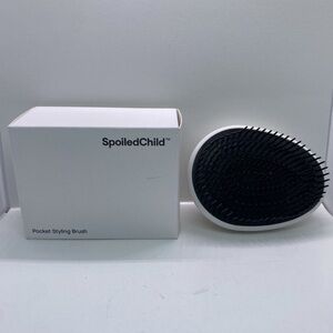 🍒4/$25🍒 SpoiledChild Pocket Styling Brush